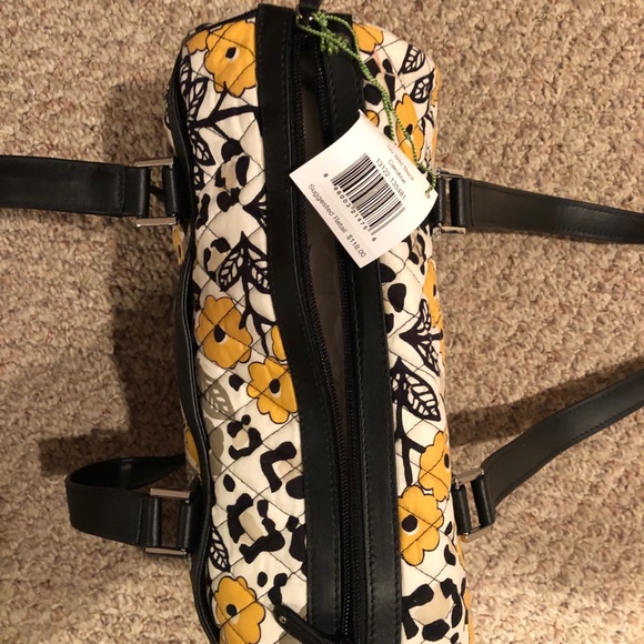 Vera Bradley pocket book - Picture 3 of 4